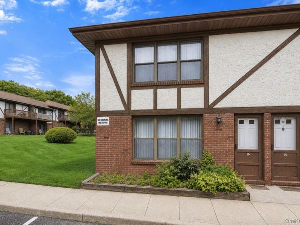 16 Bailey Court, Unit 16, Middle Island, NY 11953