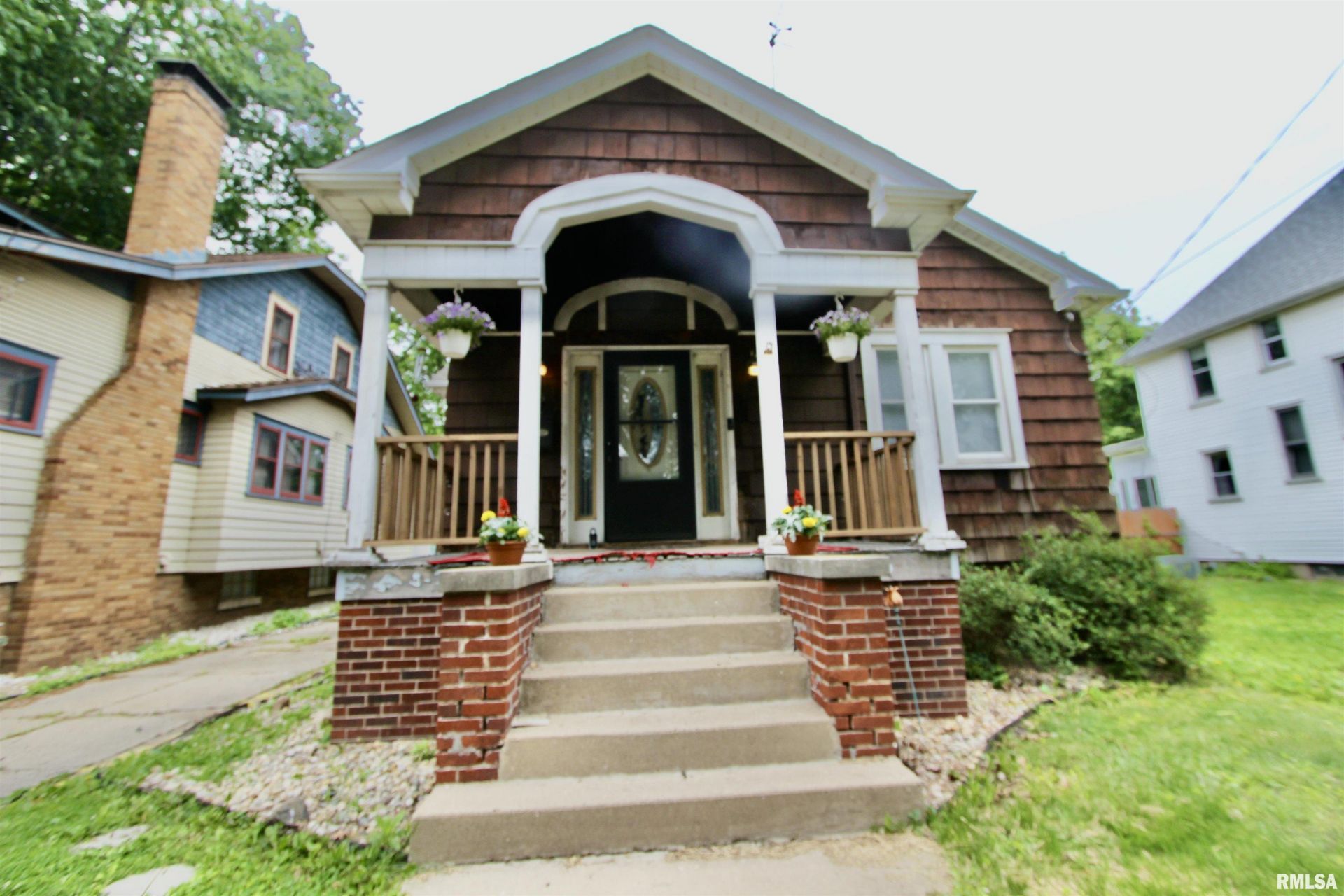405 E Maywood Avenue, Peoria, IL 61603 Main Photo
