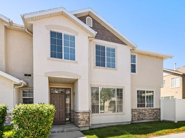 486 N KENT DR W, North Salt Lake, UT 84054