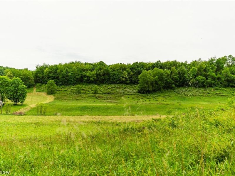 Barkley road Road , Uhrichsville, OH 44683 Photo 9