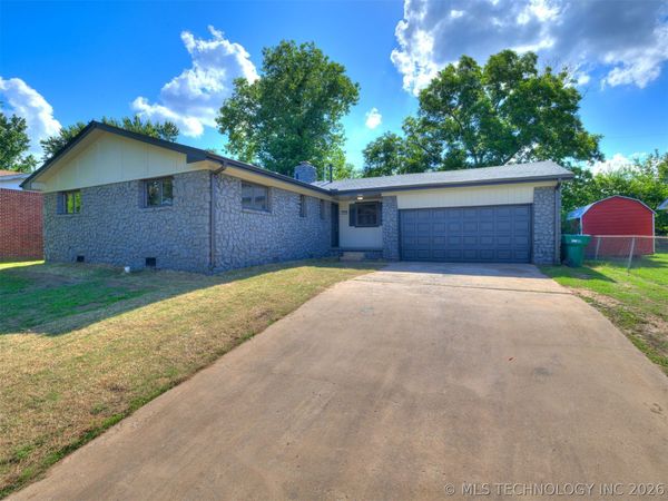 784 N Moccasin Place , Sapulpa, OK 74066