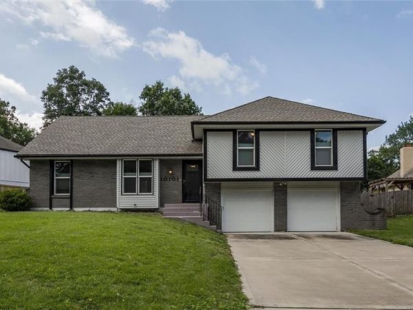 10101 NW MIRROR LAKE Court, Kansas City, MO 64152