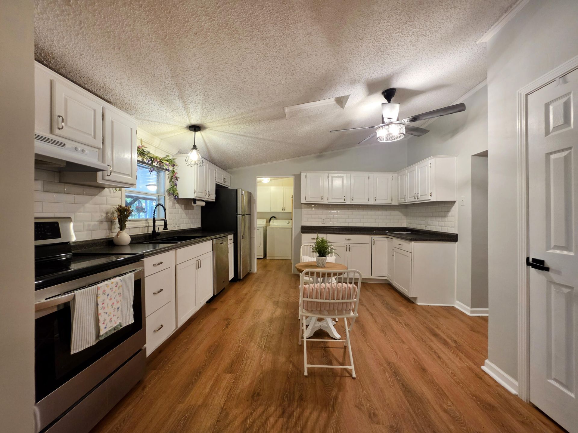 7271 George Washington Lane Photo 4