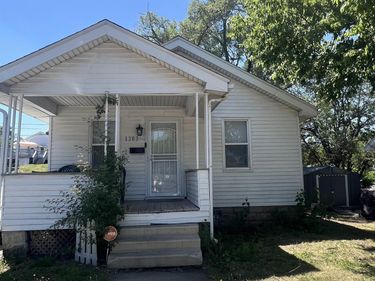 1303 S 7TH Street, Pekin, IL 61554