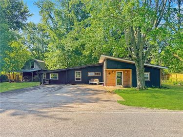 1337 W Dallas Road, Urbana, OH 43078