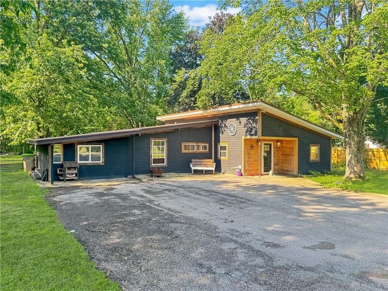 1337 W Dallas Road, Urbana, OH 43078 Photo 2