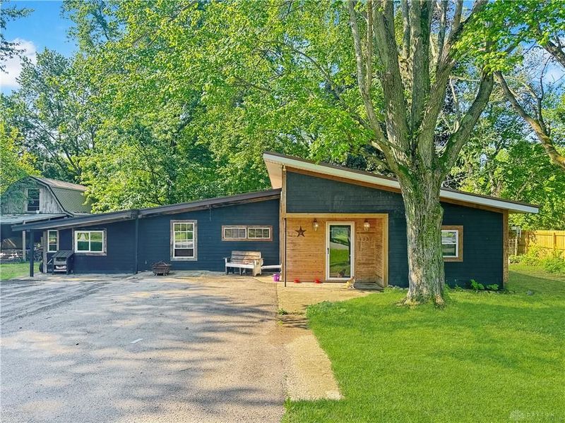 1337 W Dallas Road, Urbana, OH 43078 Photo 3