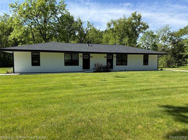 4030 S Fenton Road, Rose Twp, MI 48442