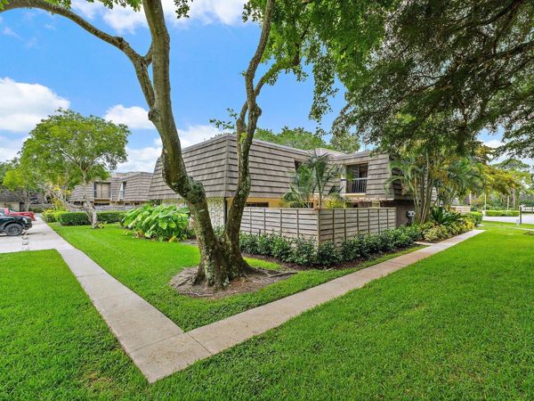 108 1st Terrace, Palm Beach Gardens, FL 33418