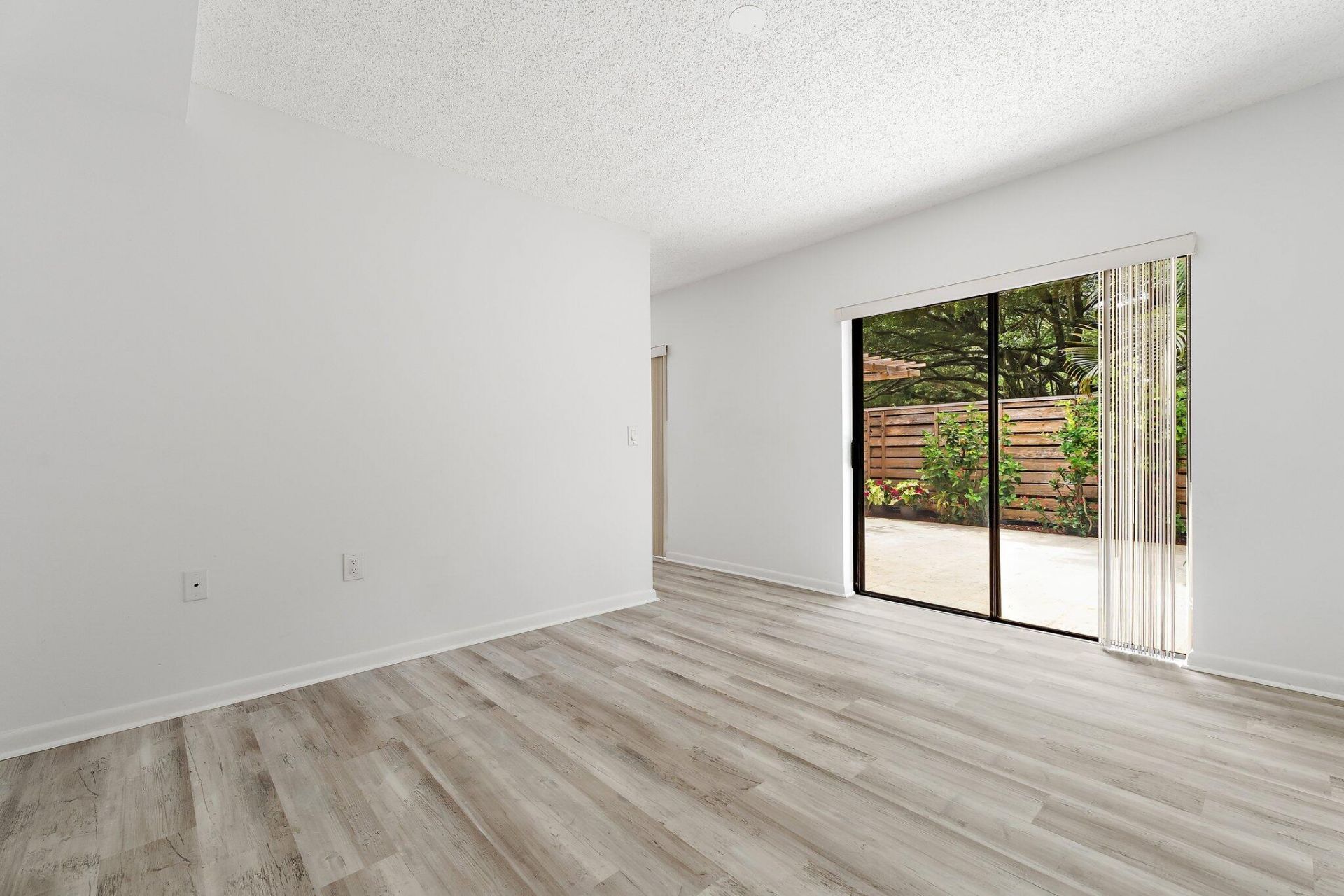 108 1st Terrace, Palm Beach Gardens, FL 33418 Photo