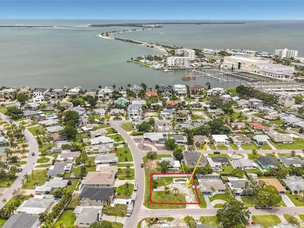 2464 DEL RIO WAY , DUNEDIN, FL 34698