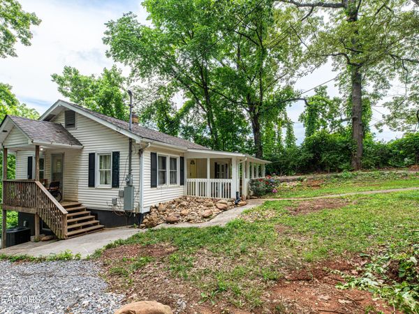 520 Burns Rd, Knoxville, TN 37914