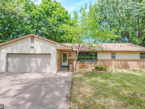 8324 62nd Avenue N, Brooklyn Park, MN 55428