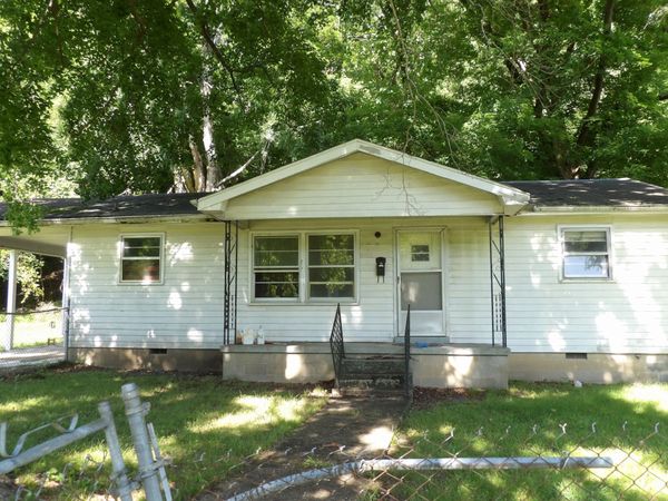 241 Lomax Ave , Waverly, TN 37185