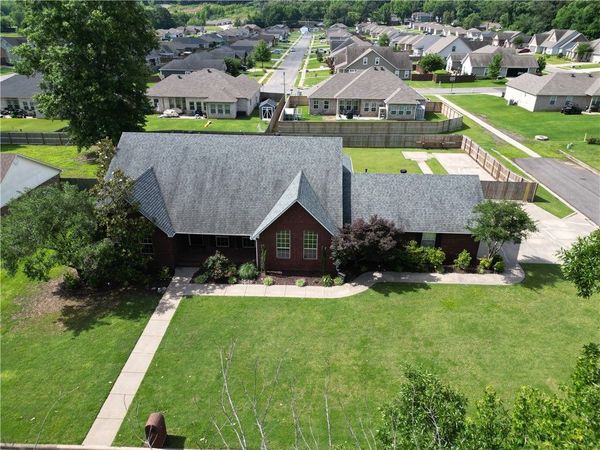 2415 W 8th Street , Russellville, AR 72801