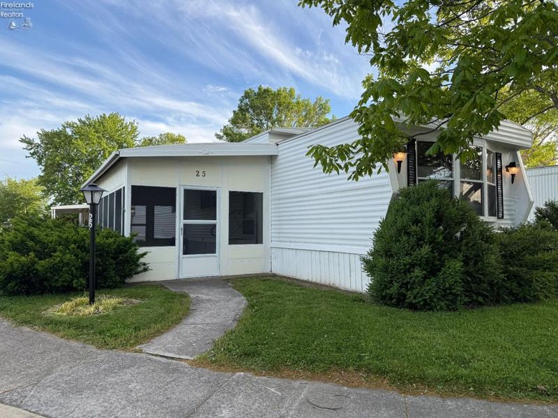 25 E Bass Circle, Marblehead, OH 43440 Photo 1