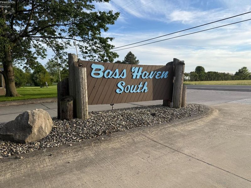 25 E Bass Circle, Marblehead, OH 43440 Photo 2