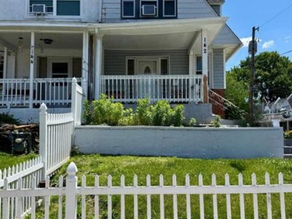 142 E ESSEX AVENUE, LANSDOWNE, PA 19050