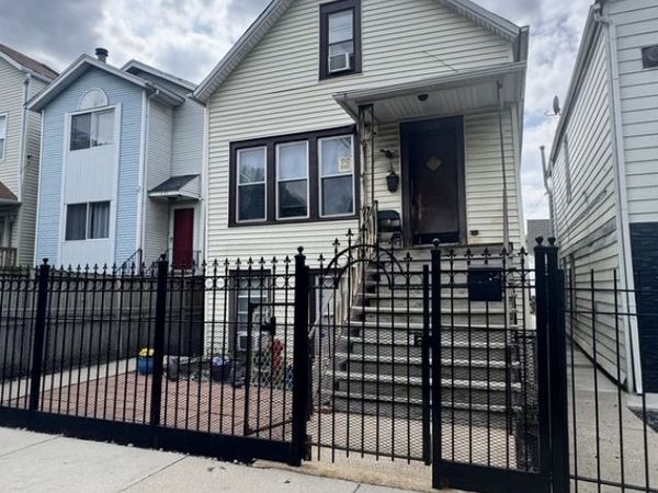 1638 N Campbell Avenue , Chicago, IL 60647