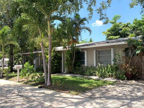 801 SW 10th Street, Unit 2, Fort Lauderdale, FL 33315