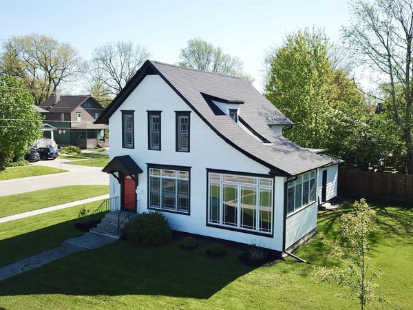 1232 Main Street, Grinnell, IA 50112