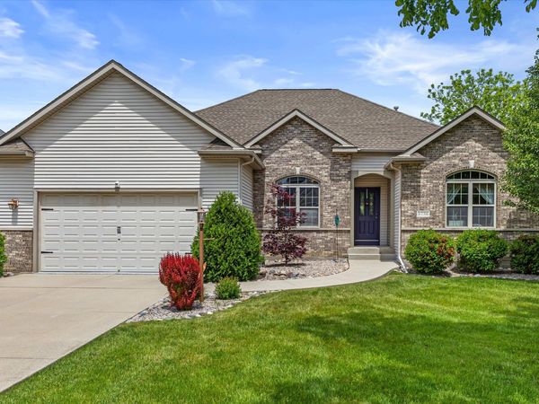 5736 84th St, Kenosha, WI 53142