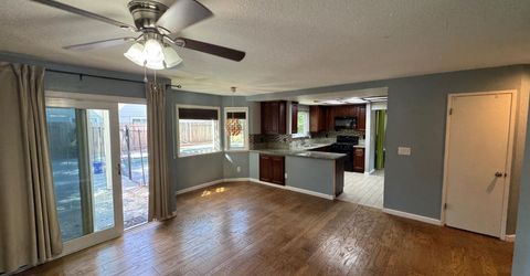 8700 Brittany Park Dr, Sacramento, CA 95828 Photo