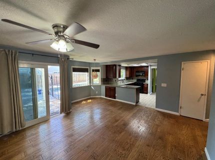 8700 Brittany Park Dr, Sacramento, CA 95828 Photo