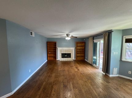8700 Brittany Park Dr, Sacramento, CA 95828 Photo