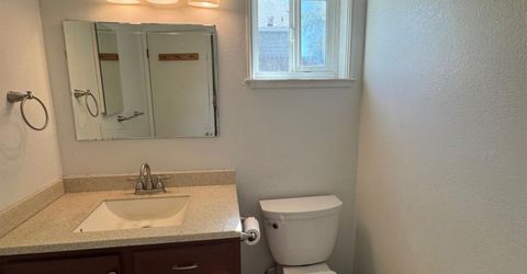 8700 Brittany Park Dr, Sacramento, CA 95828 Photo