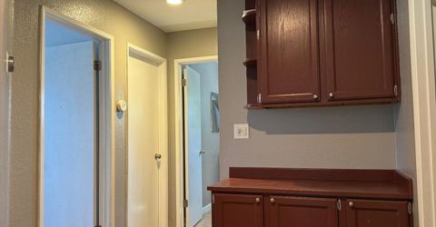8700 Brittany Park Dr, Sacramento, CA 95828 Photo