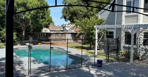 8700 Brittany Park Dr, Sacramento, CA 95828 Photo