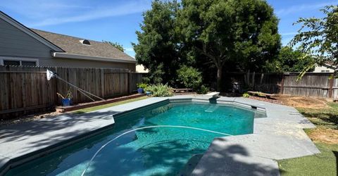 8700 Brittany Park Dr, Sacramento, CA 95828 Photo