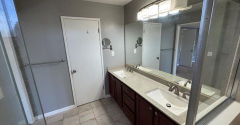 8700 Brittany Park Dr, Sacramento, CA 95828 Photo