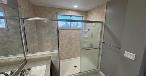 8700 Brittany Park Dr, Sacramento, CA 95828 Photo