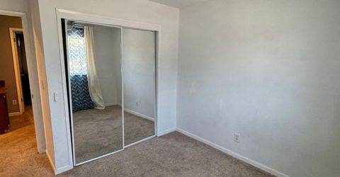 8700 Brittany Park Dr, Sacramento, CA 95828 Photo