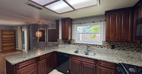 8700 Brittany Park Dr, Sacramento, CA 95828 Photo