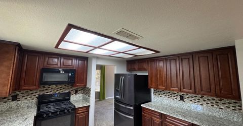 8700 Brittany Park Dr, Sacramento, CA 95828 Photo