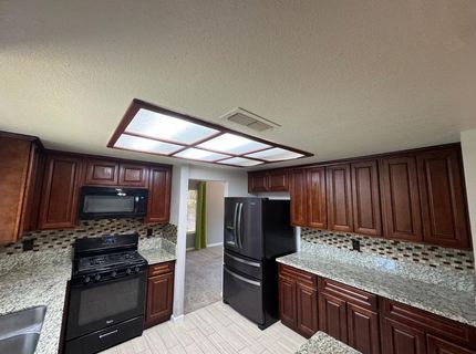 8700 Brittany Park Dr, Sacramento, CA 95828 Photo