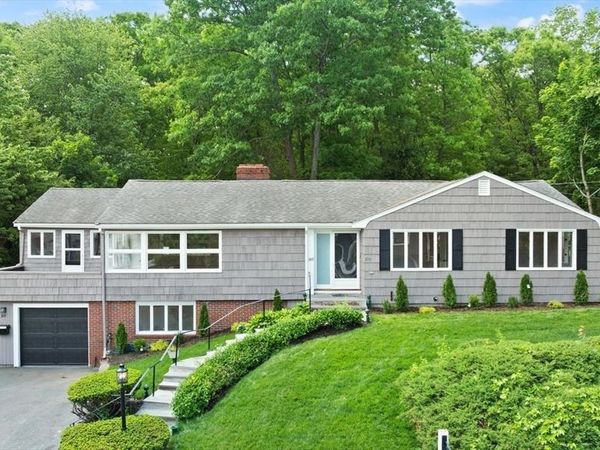 389 Porter St, Melrose, MA 02176