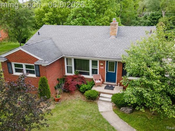 27912 6 Mile Road, Livonia, MI 48152
