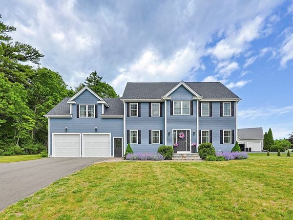 5 Rockmeadow Dr, East Bridgewater, MA 02333