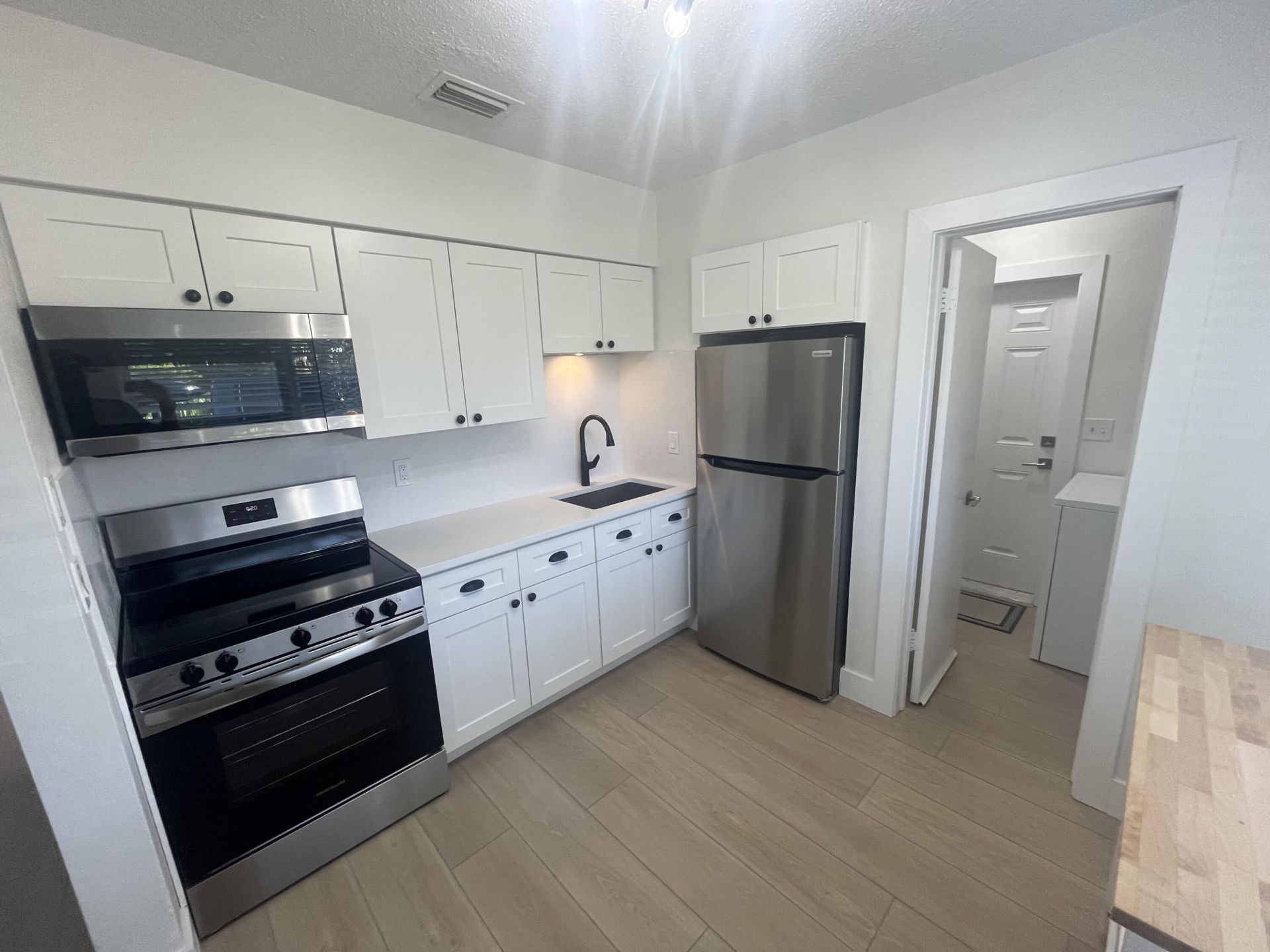 196 NE 28th Street, Boca Raton, FL 33431 Photo