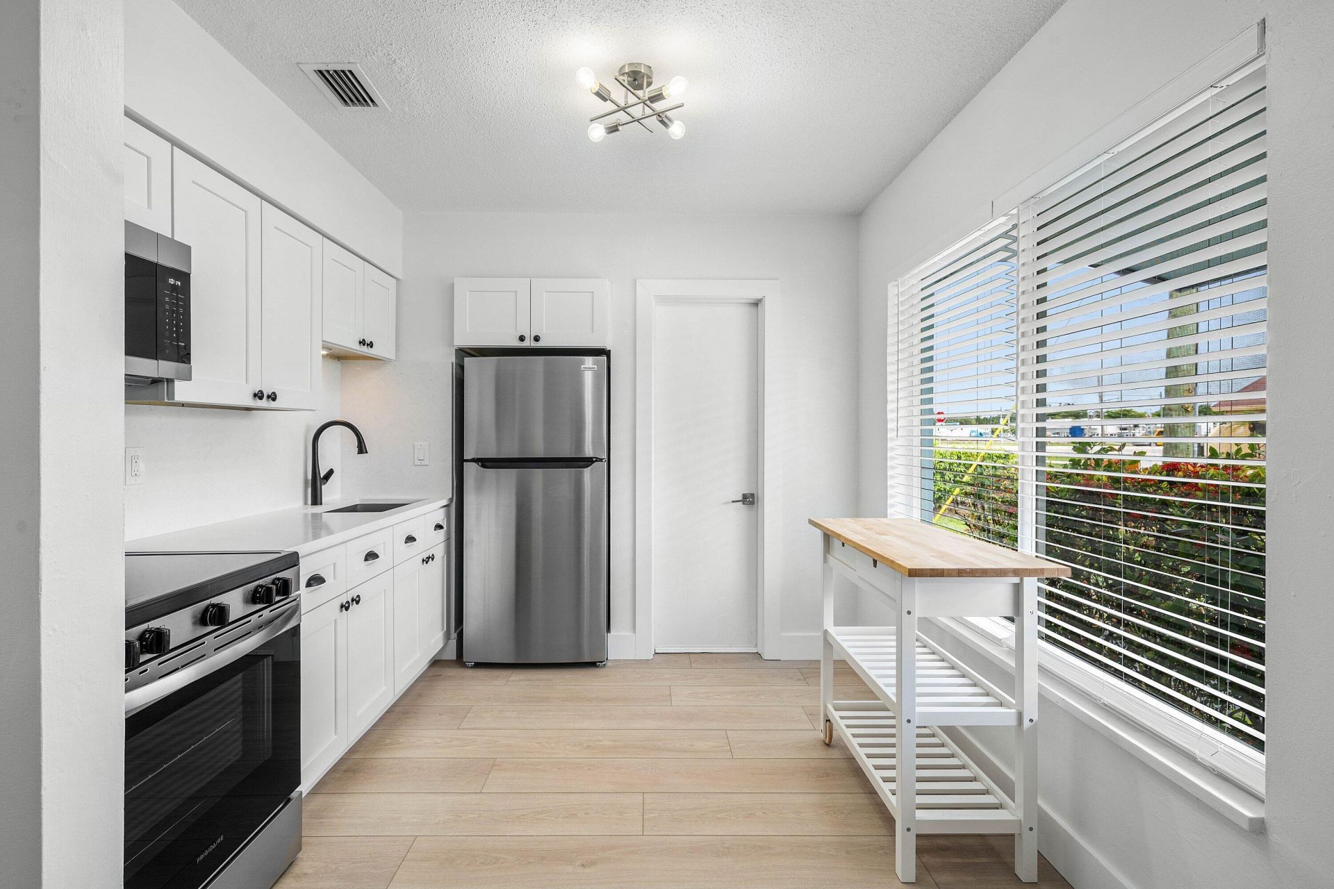 196 NE 28th Street, Boca Raton, FL 33431 Photo