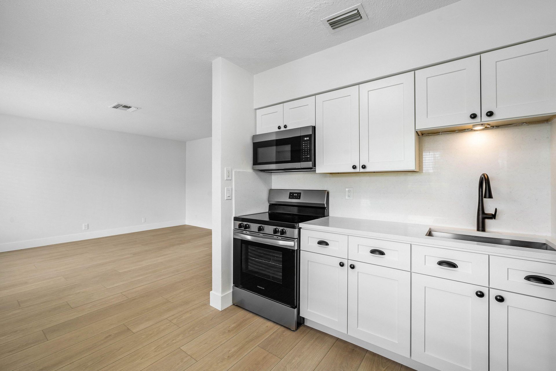 196 NE 28th Street, Boca Raton, FL 33431 Photo