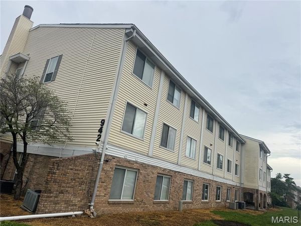 942 Guelbreth Lane , Unit 208, St Louis, MO 63141