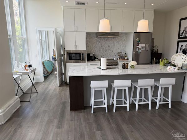 17 S Palafox Pl, Unit 208, Pensacola, FL 32502