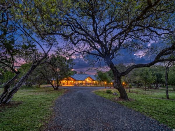 232 N RIVER PLACE RD, Rio Frio, TX 78879