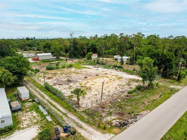 7979 Bogart DR, NORTH FORT MYERS, FL 33917