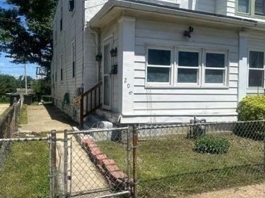 206 HARVEY AVENUE, MARCUS HOOK, PA 19061